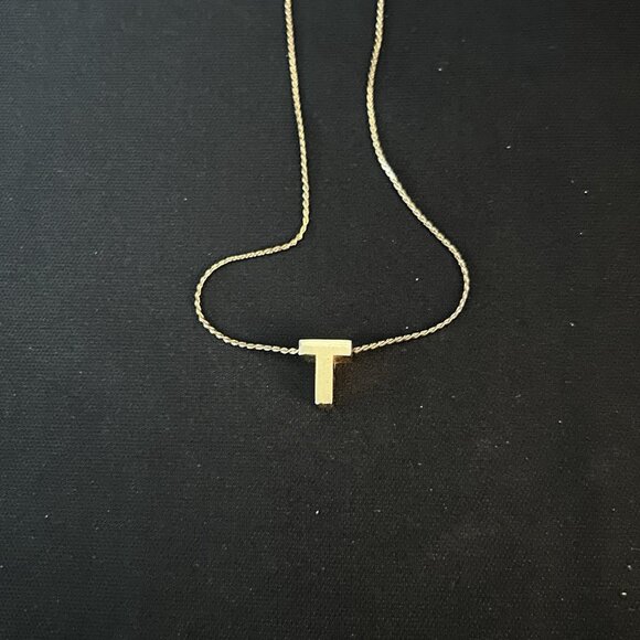 Vintage Avon Necklace Gold Tone Letter “ T “ Pendant Initial Jewelry Sz 18” - Picture 4 of 6
